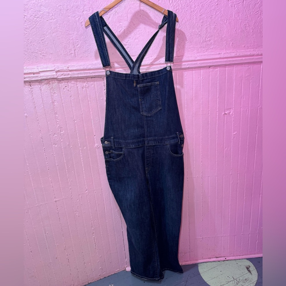 SOLD Levi’s Dark Blue Wash One Pocket Overalls 24W Women’s Plus Size